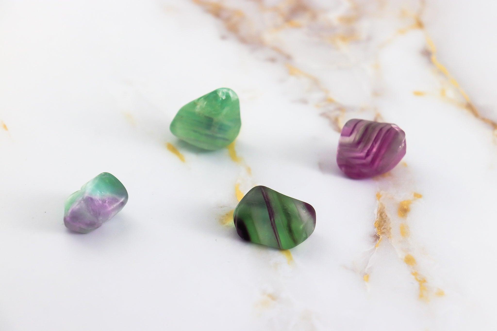 Pierre roulée en Fluorite multicolore